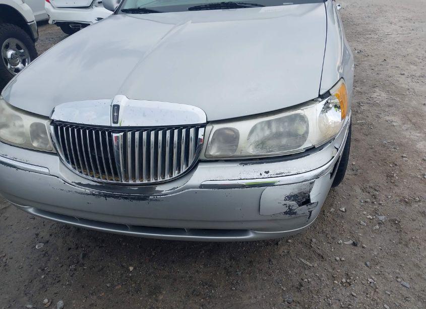 Photo 18 of 2001 Lincoln Town CAR CARTIER (VIN 1LNHM83W31Y608082)