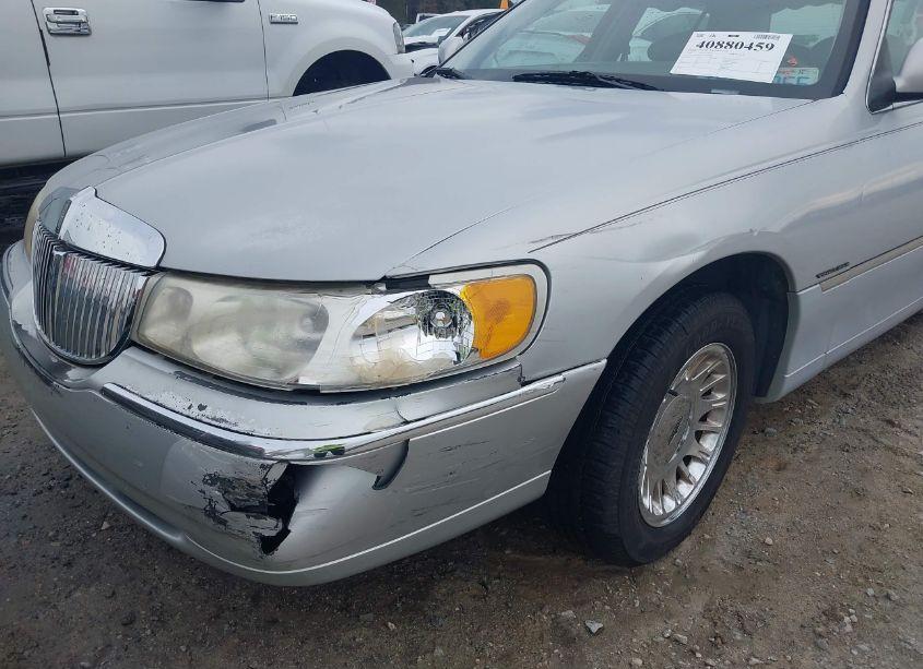 Photo 6 of 2001 Lincoln Town CAR CARTIER (VIN 1LNHM83W31Y608082)