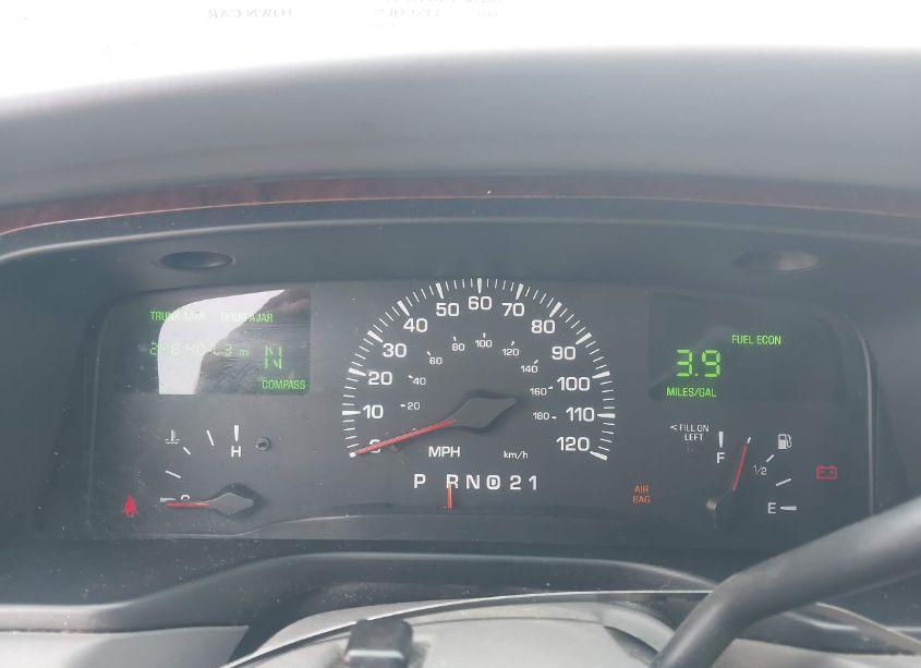 Photo 7 of 2001 Lincoln Town CAR CARTIER (VIN 1LNHM83W31Y608082)