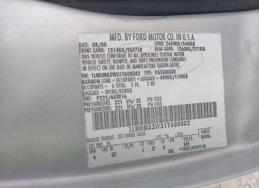 Photo 9 of 2001 Lincoln Town CAR CARTIER (VIN 1LNHM83W31Y608082)