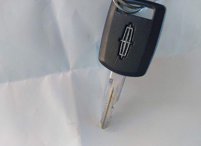 Photo 11 of 2006 Lincoln Town CAR DESIGNER SERIES (VIN 1LNHM83W36Y642885)