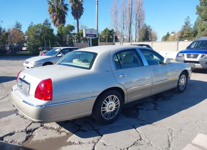 Photo 4 of 2006 Lincoln Town CAR DESIGNER SERIES (VIN 1LNHM83W36Y642885)