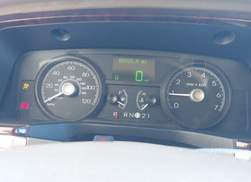 Photo 7 of 2006 Lincoln Town CAR DESIGNER SERIES (VIN 1LNHM83W36Y642885)