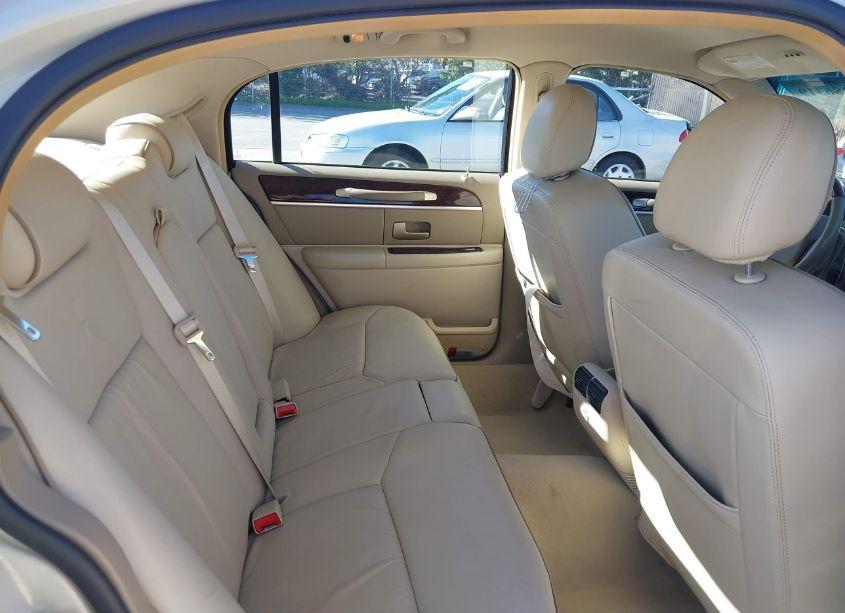 Photo 8 of 2006 Lincoln Town CAR DESIGNER SERIES (VIN 1LNHM83W36Y642885)