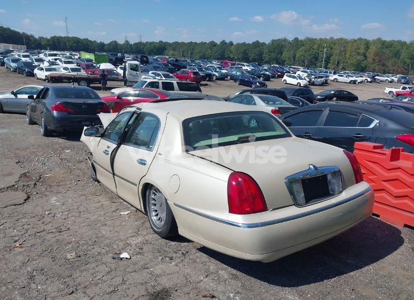 Photo 3 of 2002 Lincoln Town CAR CARTIER (VIN 1LNHM83W42Y650522)