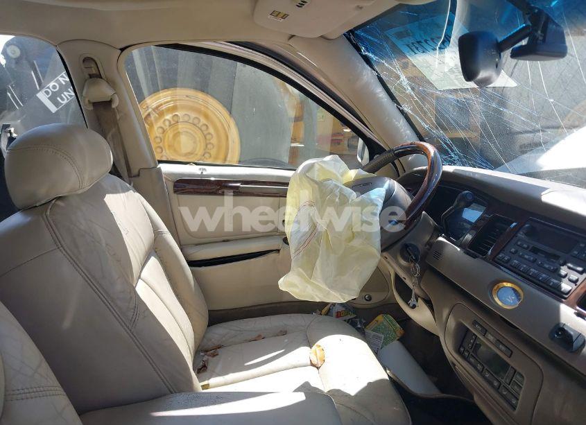 Photo 5 of 2002 Lincoln Town CAR CARTIER (VIN 1LNHM83W42Y650522)