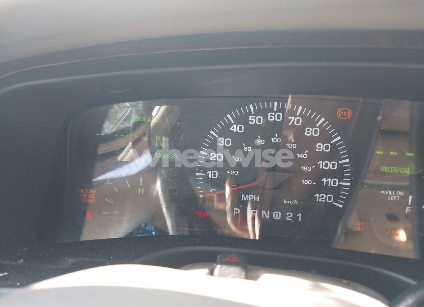 Photo 7 of 2002 Lincoln Town CAR CARTIER (VIN 1LNHM83W42Y650522)