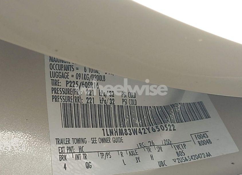 Photo 9 of 2002 Lincoln Town CAR CARTIER (VIN 1LNHM83W42Y650522)