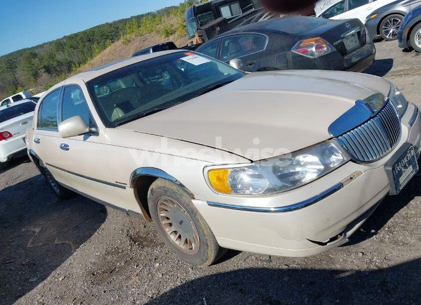 1999 Lincoln Town CAR CARTIER (VIN 1LNHM83W4XY714100) main photo