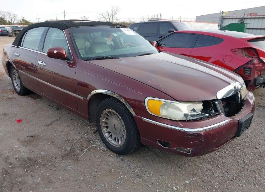 2000 Lincoln Town CAR CARTIER (VIN 1LNHM83W4YY863253) main photo