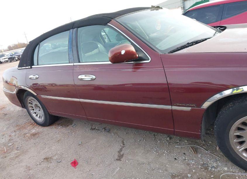 Photo 14 of 2000 Lincoln Town CAR CARTIER (VIN 1LNHM83W4YY863253)