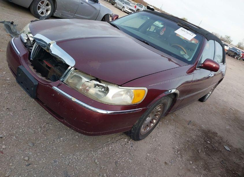 Photo 2 of 2000 Lincoln Town CAR CARTIER (VIN 1LNHM83W4YY863253)