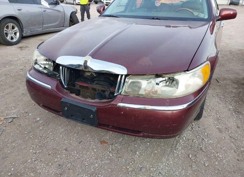 Photo 6 of 2000 Lincoln Town CAR CARTIER (VIN 1LNHM83W4YY863253)