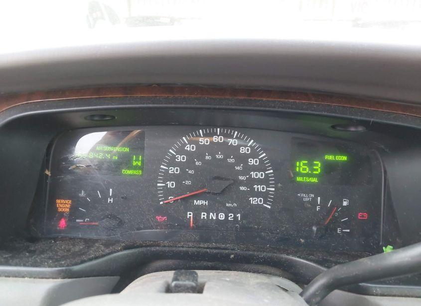 Photo 7 of 2000 Lincoln Town CAR CARTIER (VIN 1LNHM83W4YY863253)