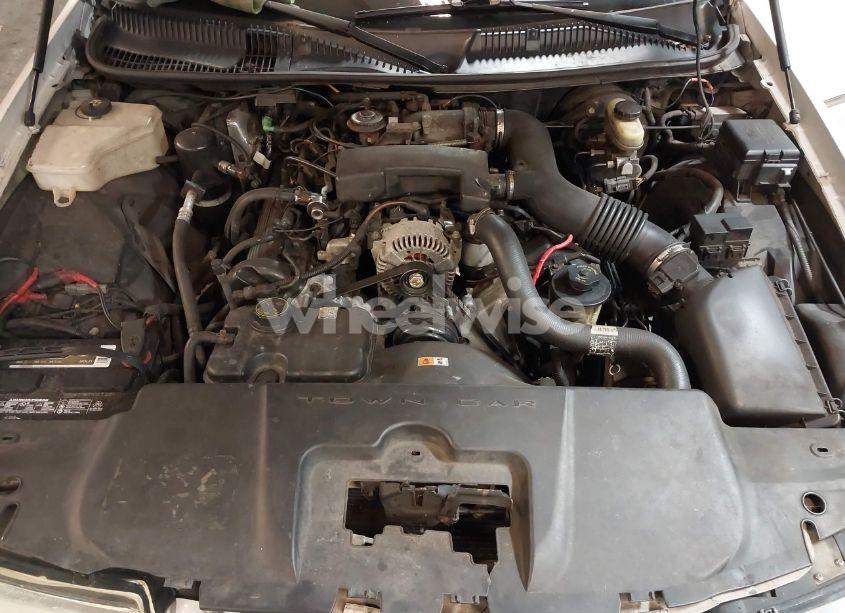 Photo 10 of 2001 Lincoln Town CAR CARTIER (VIN 1LNHM83W51Y609962)