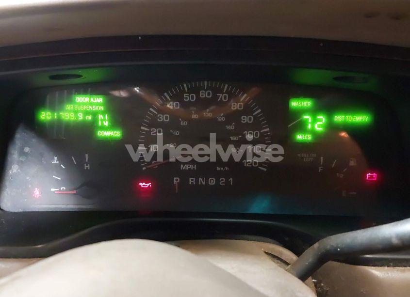 Photo 15 of 2001 Lincoln Town CAR CARTIER (VIN 1LNHM83W51Y609962)