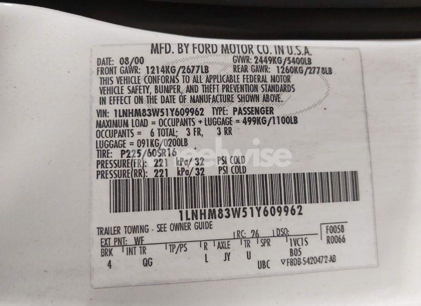 Photo 9 of 2001 Lincoln Town CAR CARTIER (VIN 1LNHM83W51Y609962)