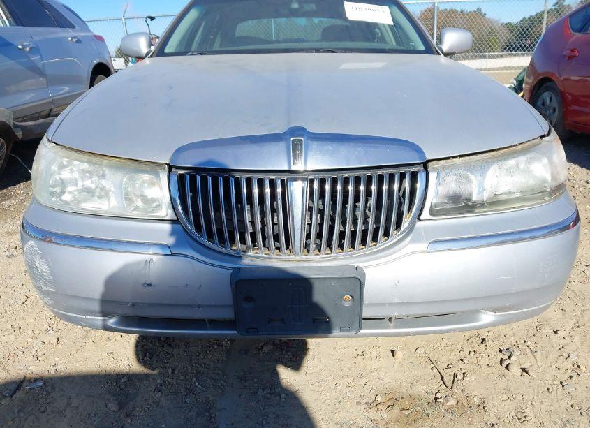 Photo 6 of 2001 Lincoln Town CAR CARTIER (VIN 1LNHM83W51Y658630)