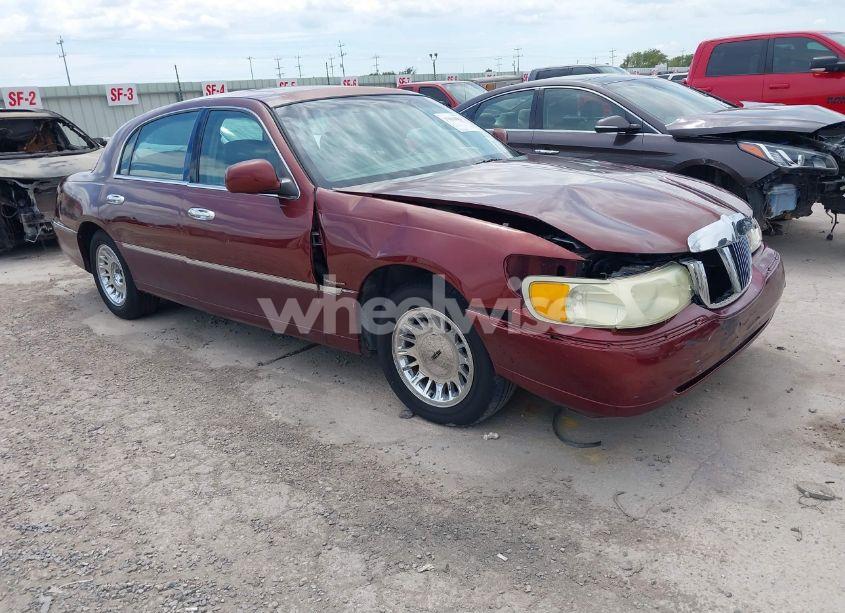 2002 Lincoln Town CAR CARTIER/CARTIER PREM. (VIN 1LNHM83W52Y626407) main photo