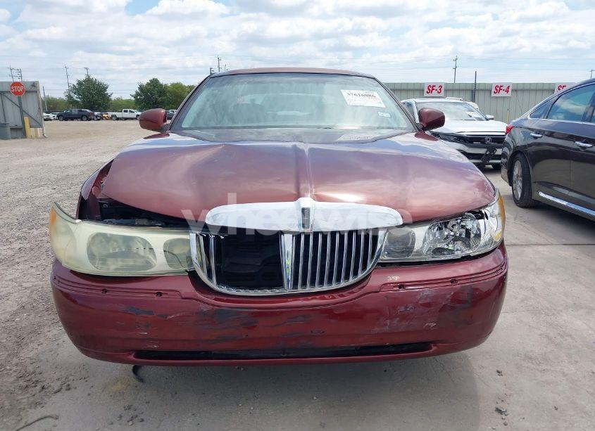 Photo 12 of 2002 Lincoln Town CAR CARTIER/CARTIER PREM. (VIN 1LNHM83W52Y626407)