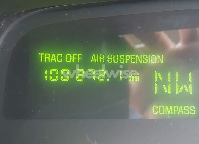 Photo 15 of 2002 Lincoln Town CAR CARTIER/CARTIER PREM. (VIN 1LNHM83W52Y626407)