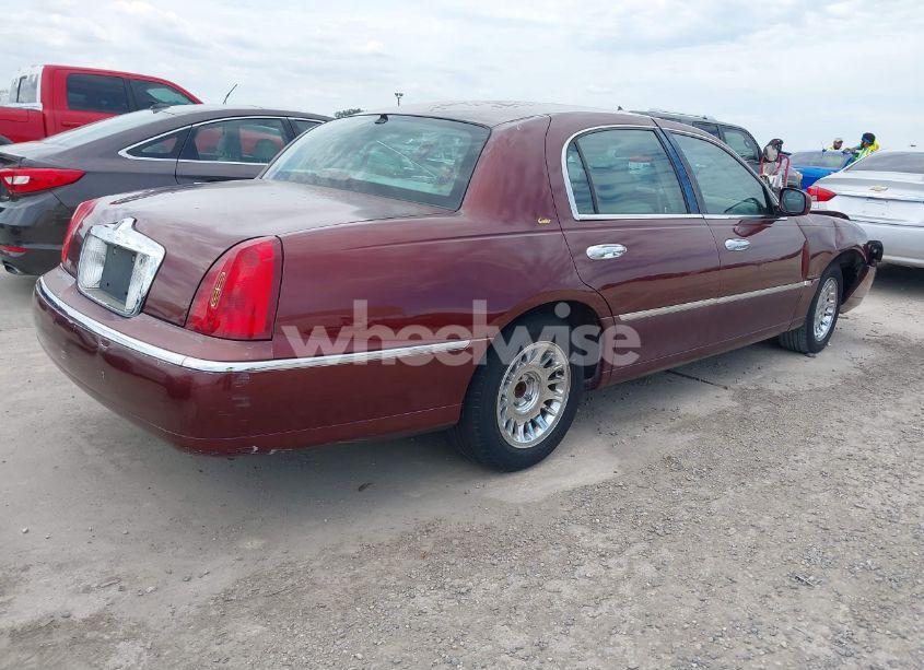 Photo 4 of 2002 Lincoln Town CAR CARTIER/CARTIER PREM. (VIN 1LNHM83W52Y626407)