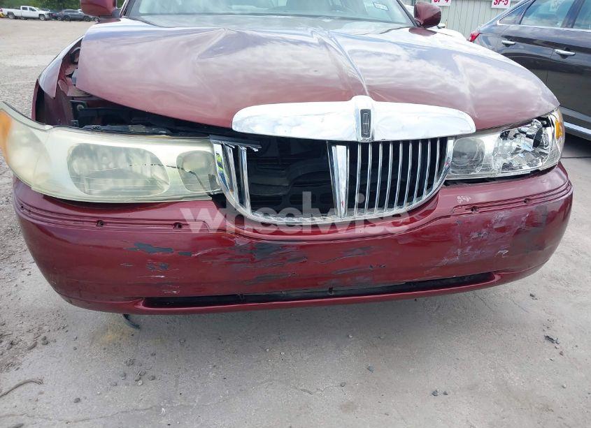 Photo 6 of 2002 Lincoln Town CAR CARTIER/CARTIER PREM. (VIN 1LNHM83W52Y626407)