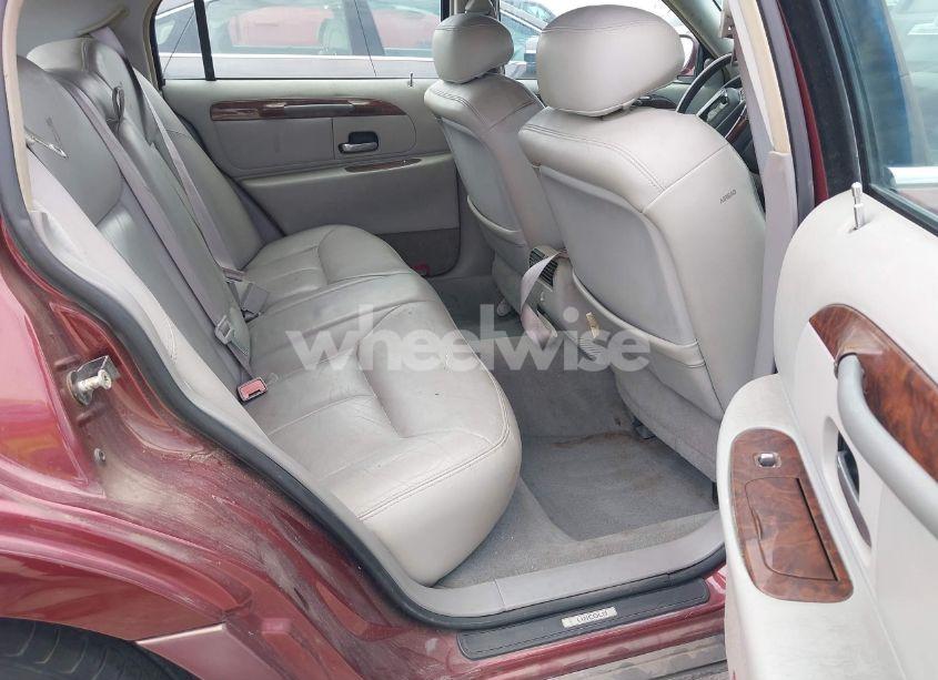 Photo 8 of 2002 Lincoln Town CAR CARTIER/CARTIER PREM. (VIN 1LNHM83W52Y626407)