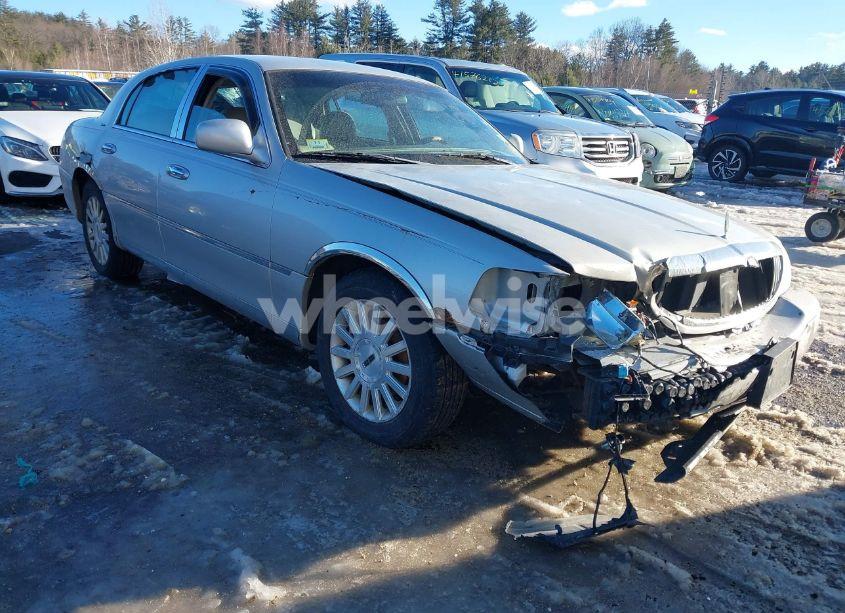 2004 Lincoln Town CAR ULTIMATE (VIN 1LNHM83W54Y671530) main photo