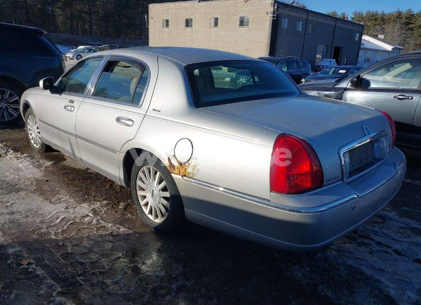 Photo 3 of 2004 Lincoln Town CAR ULTIMATE (VIN 1LNHM83W54Y671530)