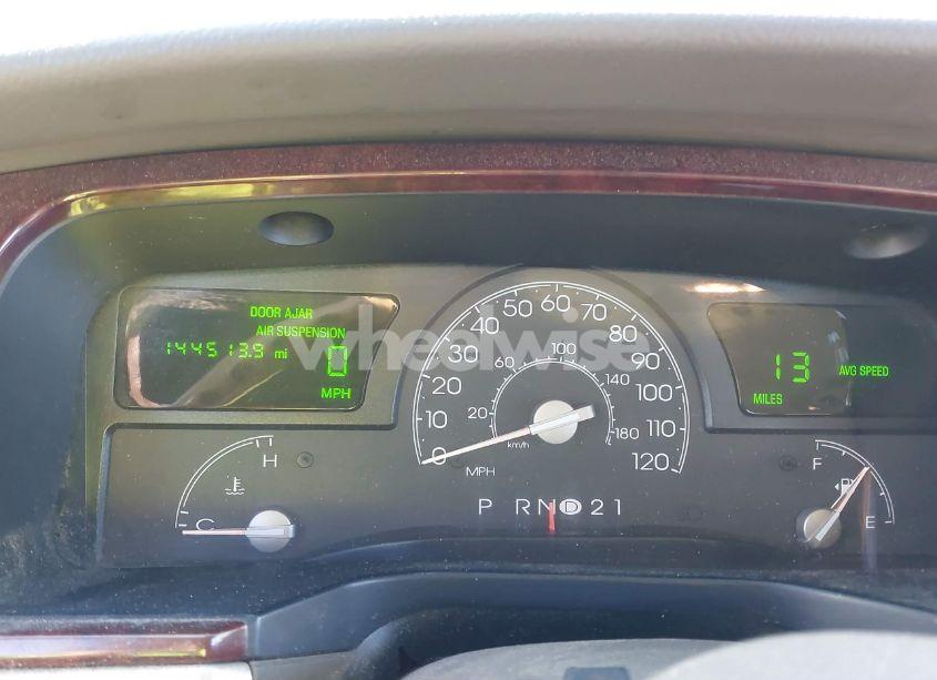 Photo 7 of 2004 Lincoln Town CAR ULTIMATE (VIN 1LNHM83W54Y671530)