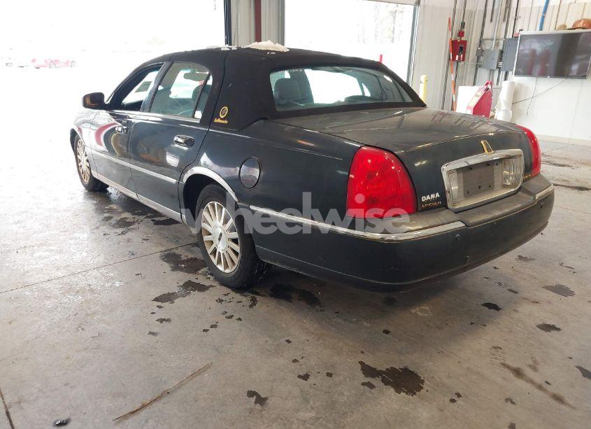 Photo 3 of 2004 Lincoln Town CAR ULTIMATE (VIN 1LNHM83W64Y644935)