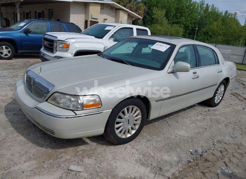Photo 2 of 2004 Lincoln Town CAR ULTIMATE (VIN 1LNHM83W64Y683461)