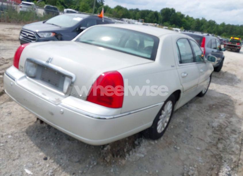 Photo 4 of 2004 Lincoln Town CAR ULTIMATE (VIN 1LNHM83W64Y683461)