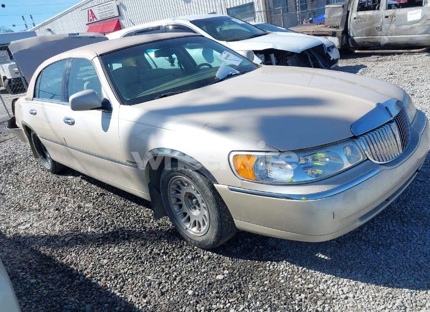2000 Lincoln Town CAR CARTIER (VIN 1LNHM83W6YY884332) main photo