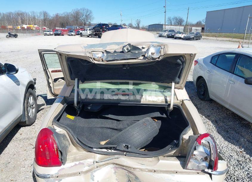 Photo 6 of 2000 Lincoln Town CAR CARTIER (VIN 1LNHM83W6YY884332)