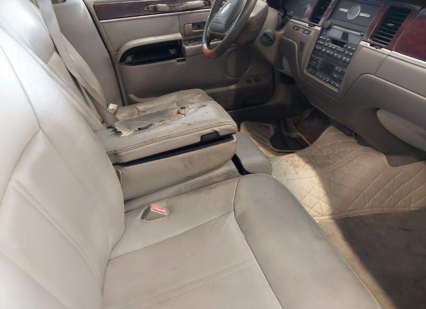 Photo 5 of 2004 Lincoln Town CAR ULTIMATE (VIN 1LNHM83W74Y670783)