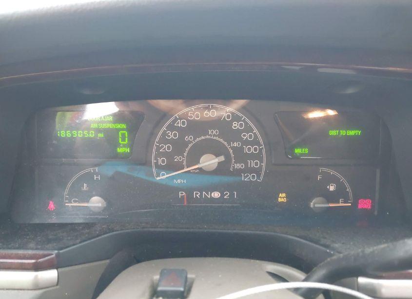 Photo 7 of 2004 Lincoln Town CAR ULTIMATE (VIN 1LNHM83W74Y670783)