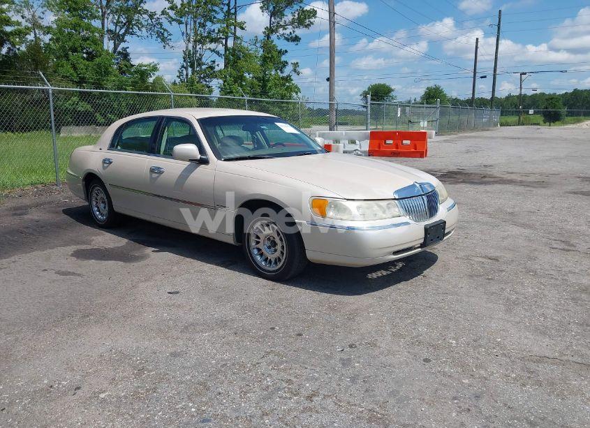 2001 Lincoln Town CAR CARTIER (VIN 1LNHM83W81Y688740) main photo