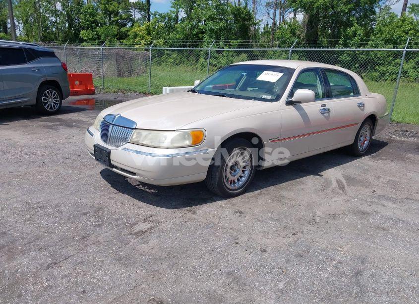 Photo 2 of 2001 Lincoln Town CAR CARTIER (VIN 1LNHM83W81Y688740)