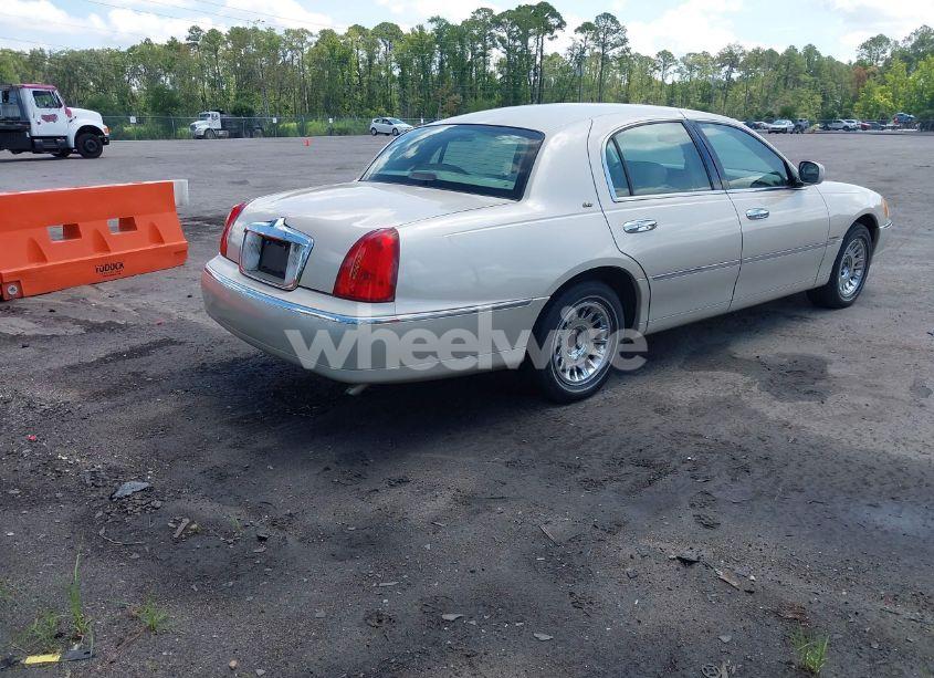 Photo 4 of 2001 Lincoln Town CAR CARTIER (VIN 1LNHM83W81Y688740)