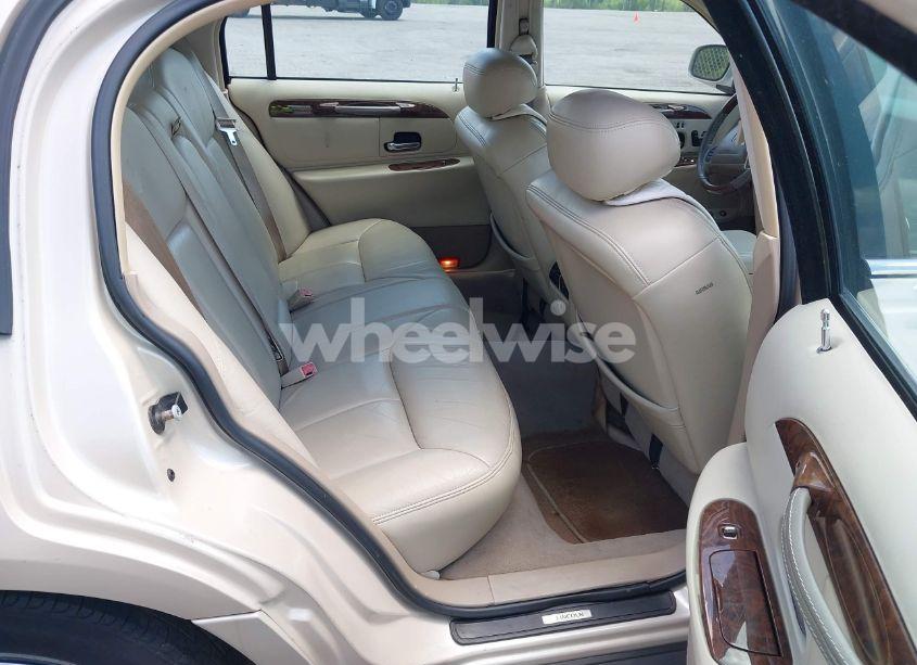 Photo 8 of 2001 Lincoln Town CAR CARTIER (VIN 1LNHM83W81Y688740)