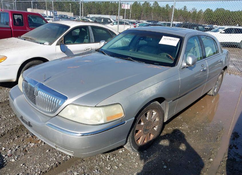 Photo 2 of 2003 Lincoln Town CAR CARTIER (VIN 1LNHM83W83Y609800)