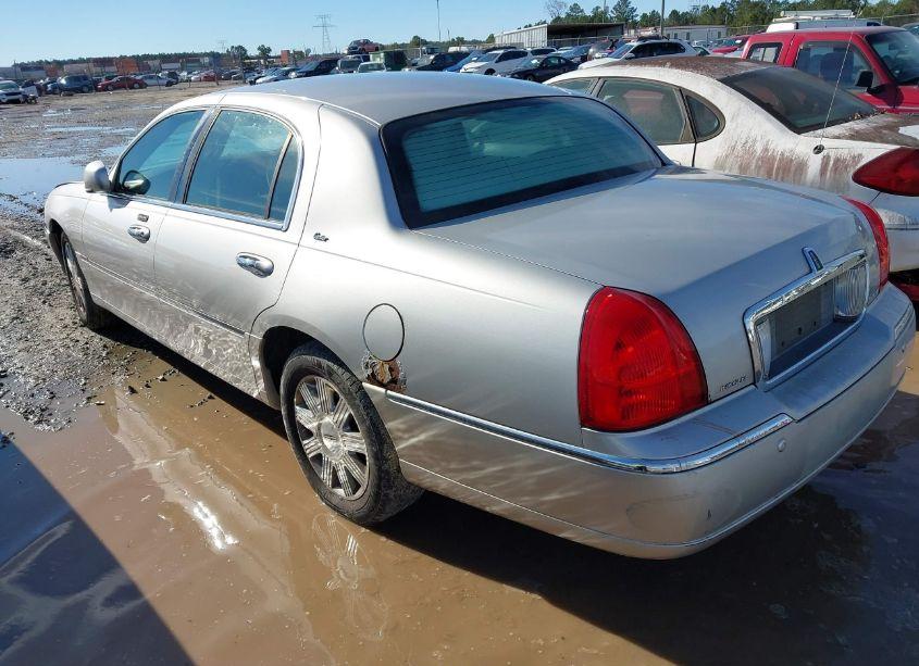 Photo 3 of 2003 Lincoln Town CAR CARTIER (VIN 1LNHM83W83Y609800)