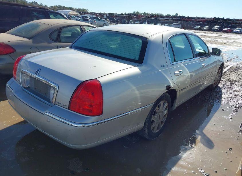 Photo 4 of 2003 Lincoln Town CAR CARTIER (VIN 1LNHM83W83Y609800)