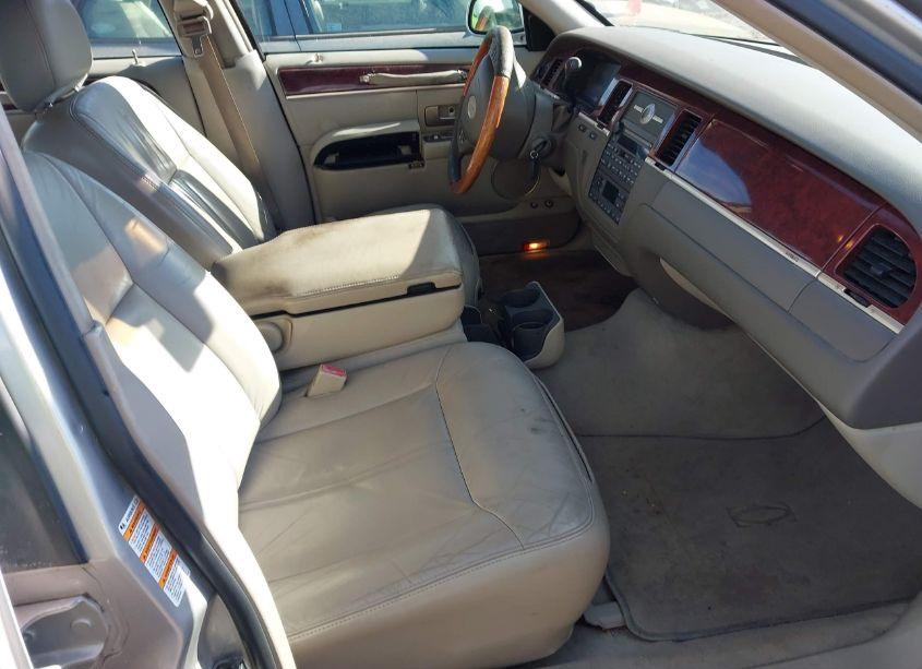 Photo 5 of 2003 Lincoln Town CAR CARTIER (VIN 1LNHM83W83Y609800)