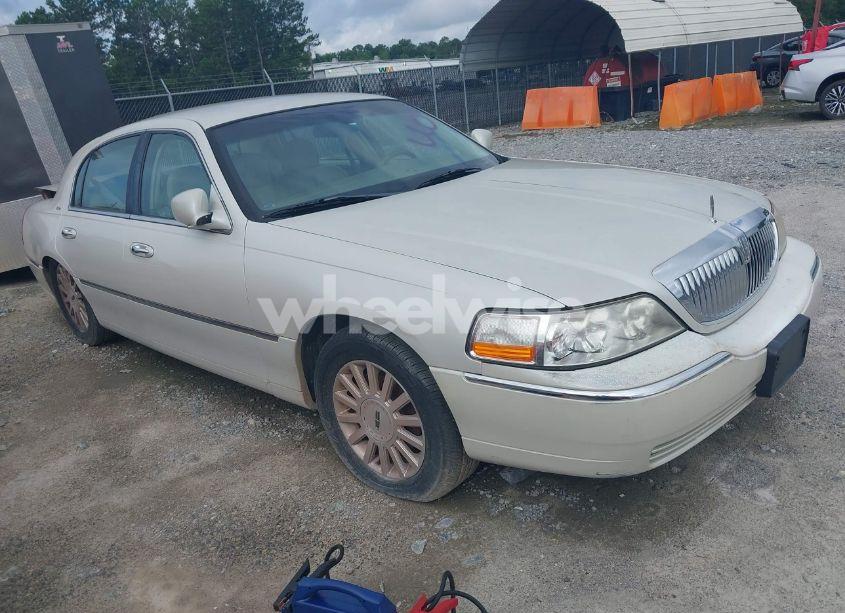 2004 Lincoln Town CAR ULTIMATE (VIN 1LNHM83W84Y664457) main photo