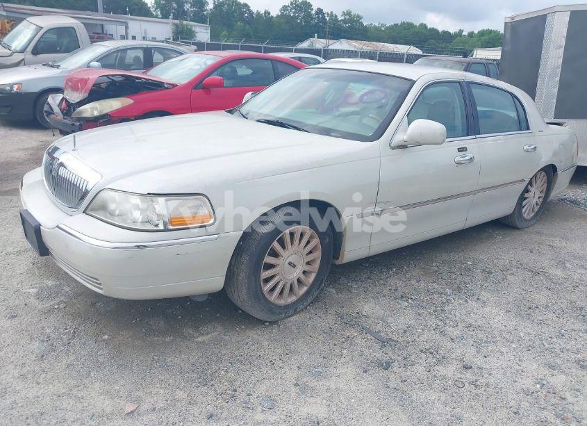 Photo 2 of 2004 Lincoln Town CAR ULTIMATE (VIN 1LNHM83W84Y664457)