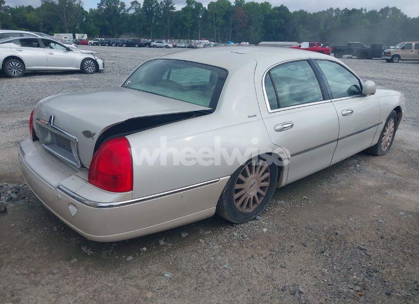 Photo 4 of 2004 Lincoln Town CAR ULTIMATE (VIN 1LNHM83W84Y664457)