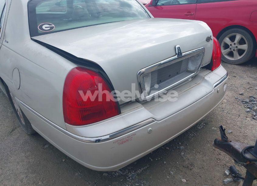 Photo 6 of 2004 Lincoln Town CAR ULTIMATE (VIN 1LNHM83W84Y664457)